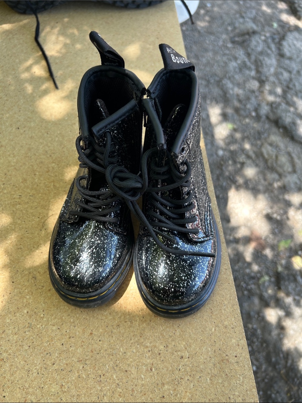 Dr. Martens Kids Black Glitter Paint-Effect Lace-Up Boots